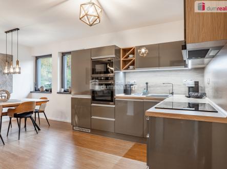 4 | Prodej - dům/vila, 184 m²