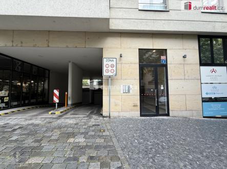 4 | Pronájem - malý objekt/garáž