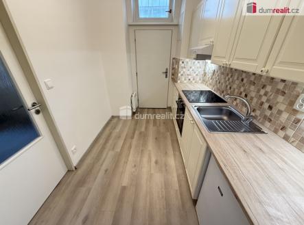 4 | Pronájem bytu, 1+1, 27 m²