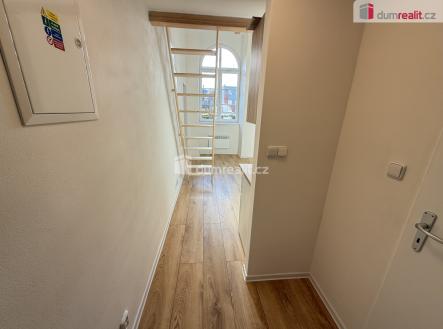 4 | Pronájem bytu, 1+kk, 35 m²