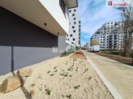 4 | Pronájem - malý objekt/garáž