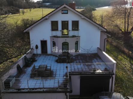 2 | Prodej - dům/vila, 300 m²