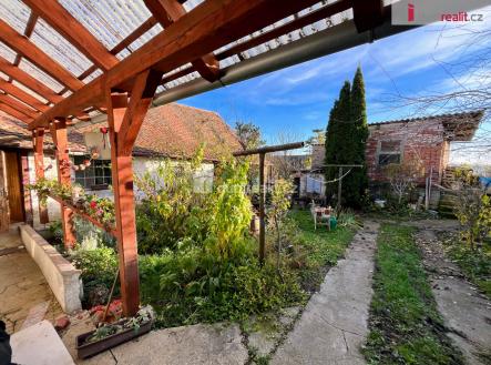 2 | Prodej - dům/vila, 180 m²