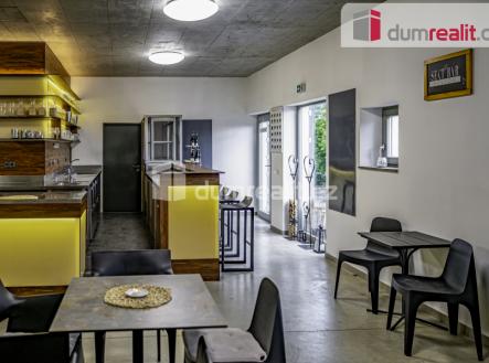 4 | Prodej - obchodní prostor, 264 m²