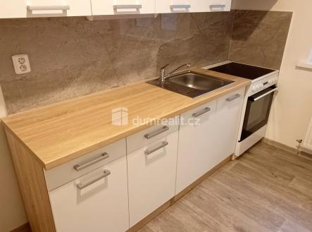 3 | Pronájem bytu, 1+1, 42 m²