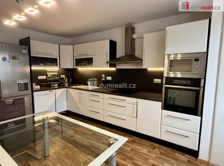 2 | Prodej - dům/vila, 290 m²