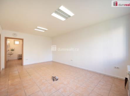 4 | Prodej - obchodní prostor, 50 m²