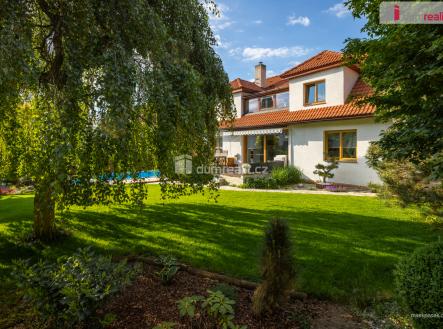 1 | Prodej - dům/vila, 300 m²
