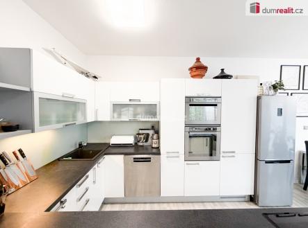 2 | Pronájem - dům/vila, 180 m²