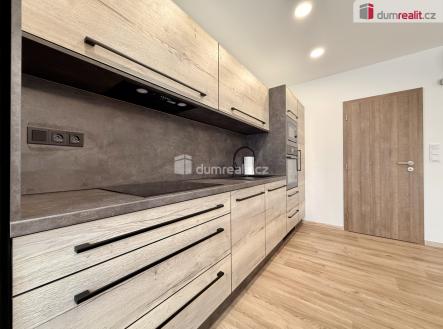 2 | Pronájem - dům/vila, 163 m²