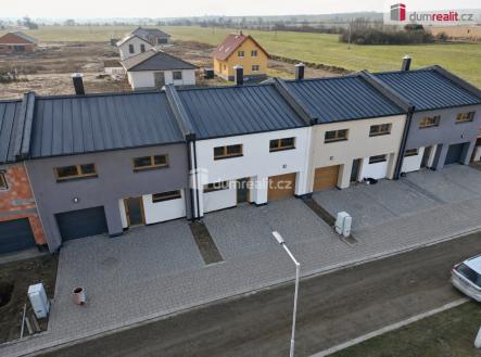 1 | Pronájem - dům/vila, 136 m²