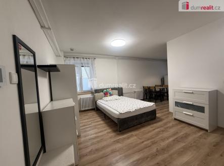 4 | Pronájem bytu, 1+kk, 33 m²