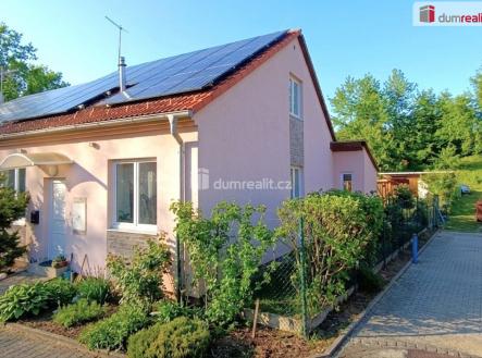 venek příjezd | Prodej - dům/vila, 125 m²