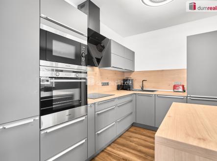 3 | Prodej - dům/vila, 189 m²