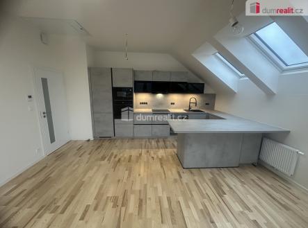 2 | Pronájem bytu, 3+kk, 82 m²