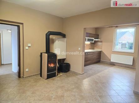 3 | Pronájem - dům/vila, 170 m²