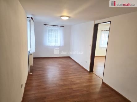 4 | Pronájem - dům/vila, 170 m²