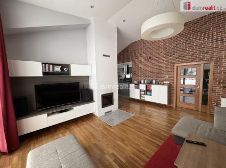 11 | Prodej - dům/vila, 208 m²