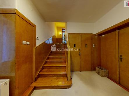 4 | Prodej - dům/vila, 270 m²