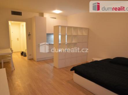 4 | Pronájem bytu, 1+kk, 37 m²