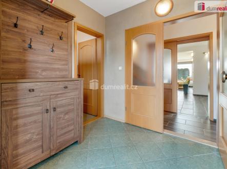 9 | Prodej - dům/vila, 215 m²