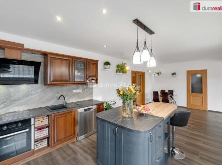 2 | Prodej - dům/vila, 215 m²