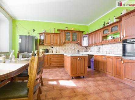 2 | Prodej - dům/vila, 140 m²