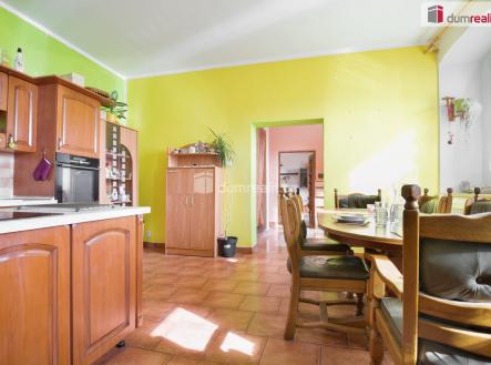 4 | Prodej - dům/vila, 140 m²