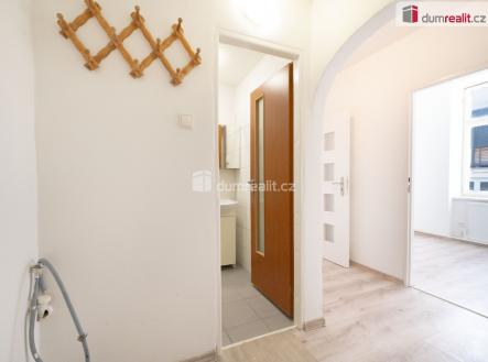 3 | Pronájem bytu, 2+kk, 42 m²