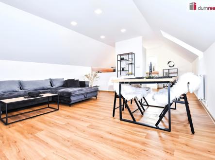 obývák 2 | Prodej - dům/vila, 210 m²