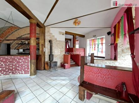 4 | Prodej - obchodní prostor, 126 m²