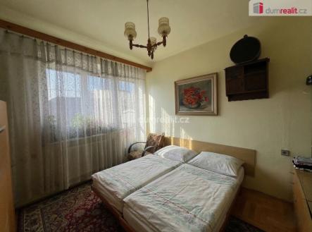 4 | Prodej - dům/vila, 345 m²