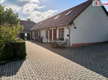 2 | Prodej - dům/vila, 570 m²