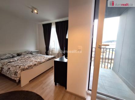 4 | Pronájem bytu, 1+kk, 33 m²