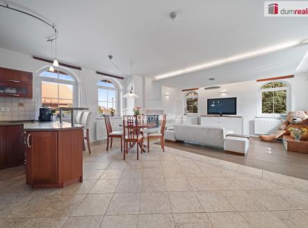4 | Prodej - dům/vila, 337 m²