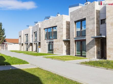 4 | Prodej - dům/vila, 286 m²