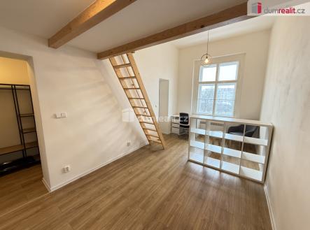 4 | Pronájem bytu, 1+kk, 35 m²