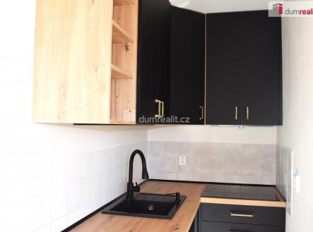 2 | Pronájem - obchodní prostor, 80 m²