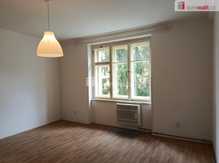 4 | Pronájem bytu, 1+kk, 32 m²