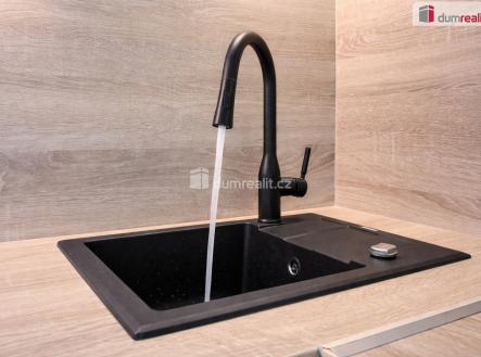 2 | Pronájem bytu, 2+kk, 66 m²