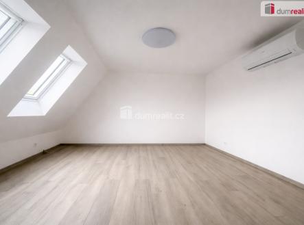 4 | Pronájem bytu, 2+kk, 66 m²