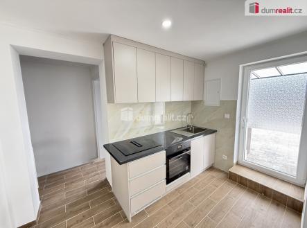 4 | Pronájem - dům/vila, 99 m²