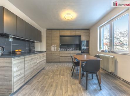 Prodej - dům/vila, 209 m² obrázek