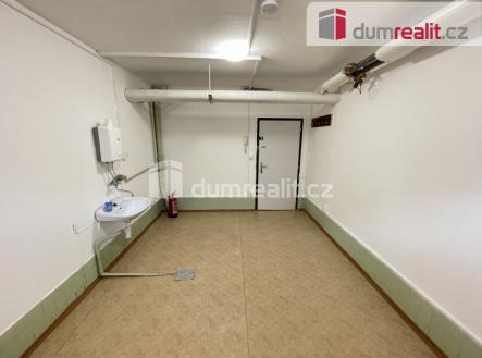 2 | Pronájem - obchodní prostor, 18 m²