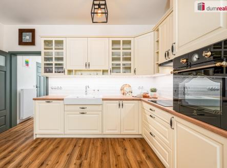 2 | Prodej - dům/vila, 140 m²