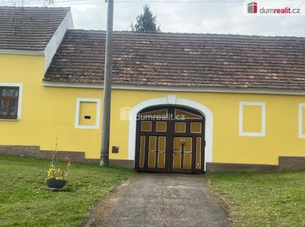 3 | Prodej - dům/vila, 1 618 m²