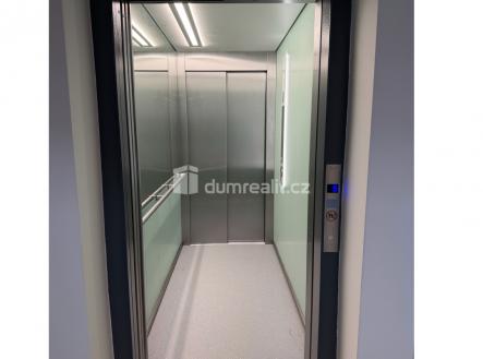 8 | Pronájem bytu, 2+kk, 48 m²
