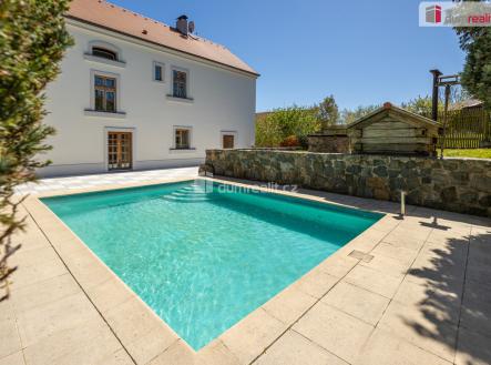 3 | Prodej - dům/vila, 266 m²