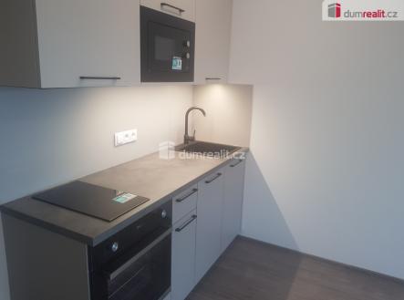 4 | Pronájem bytu, 1+kk, 33 m²