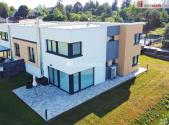 Pronájem - dům/vila, 210 m²